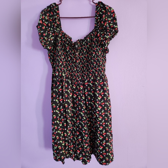 Hot topic skulls and cherry's dress size 2 plus size - Picture 1 of 4